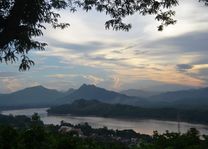 Laos - Luang Prabang - Zonsondergang Phou Sy Hill